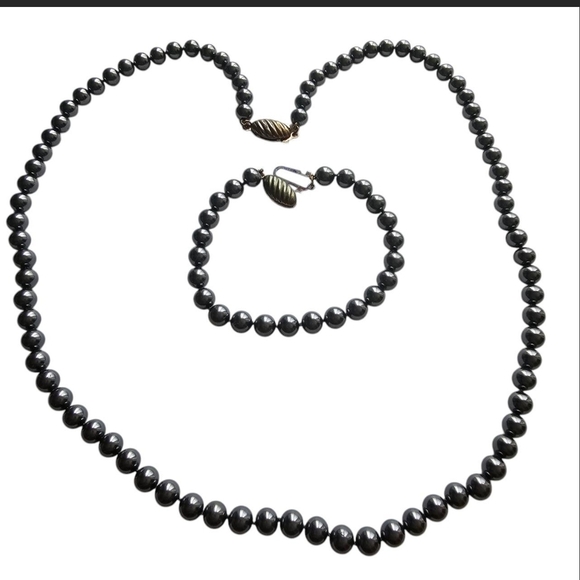 Black Faux Pearl Necklace and Bracelet Set - Picture 1 of 6